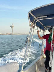  1 قارب للرحلات النزهه و صيد العوائل و الشباب