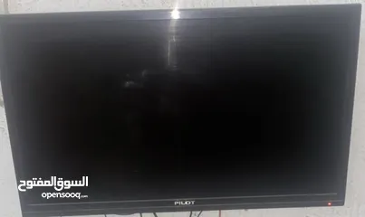  3 جهاز اكسبوكس ون اس مع شاشة سامسونغ 43 بوصة وشاشة بايلوت 42 بوصة