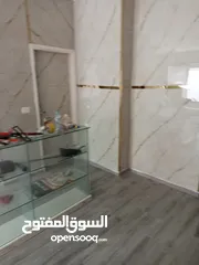  10 محل تجاري طابق ثاني مطل على الشارع ومدخل على الشارع مساحة 150متر مع برندة