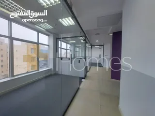  7 مكتب في منطقة راقية للايجار في ضاحية الامير راشد بمساحة بناء 190م