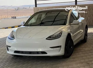  13 Tesla Model 3 2019 long range
