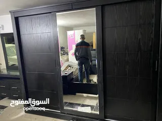  2 خزانه سحاب خشب لاتيه 18 من الثقيل كاامل بحالة ممتازة للبيع بسعر مناسب للجميع الموقع المقابلين