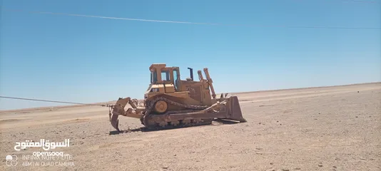  2 بلدوزر D8L +لودر 470 +حفارة 450 +حفارة 300 للإيجار
