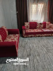  1 طقم كنب كورنر لون احمر ساده ومعرق بيج