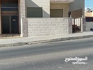  2 شقه ارضيه مع تراس مفروشه لايجار للعائلات فقد