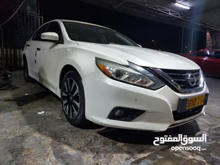  2 Nissan Altima 2.5 SL WITH SUNROOF Model 2018