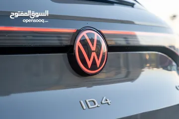  6 ID4 Pro piano black 2021
