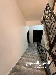  27 فيلا للبيع