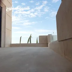  1 شقة ارضية من ضمن فيلا مطله في الظهير مع حديقة و كراج