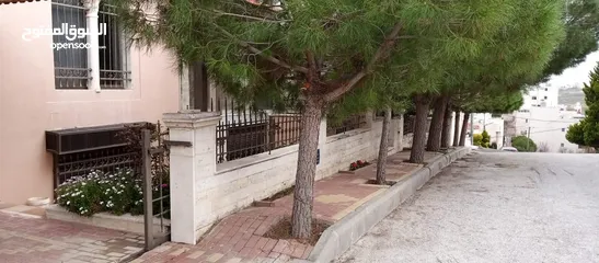  5 فيلا دوبلكس للبيع بعد دوار المغناطيس قرب الكلية العلمية الاسلامية
