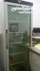  2 فريزر بطح انفيرتر وفريزر طولي بحالة ممتازة للبيع