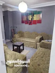  1 شقه مفروشه جزئيا للايجار مساحة 80 متر طابق ثاني قرب مجمع عمان الجديد و mk القديم وكارفور