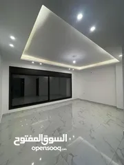  14 شقة طابق ثالث للبيع في الجبيهة 156م (شقتين في الطابق) على 3 شوارع من المالك