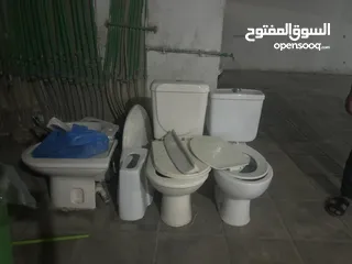  4 طقم حمام لون ابيضّ وبيج