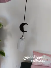  2 معلقات عدد(2) بحالة ممتازة استعمال قليل وتيبل لامب خشب