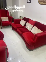  2 طقم كنب 7 مقاعد بحالة جيدة جدا للبيع