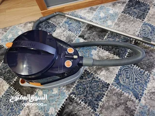  1 مكنسة fc6843 من شركة philips الشهيره مكسنه قويه وهادئه 1500W وقوة سحب 300W كحد اقصى