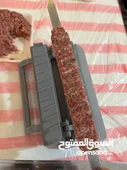  1 مكبس صنع سيخ الكباب على الطريقة التركية + 5 اسياخ كباب سهلة الاستعمال وتصميم عصري وانيق