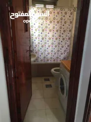  8 شقه مفروشه هادئه ونظيفه صحيه قريبه على الخدمات تصلح العائله صغيره او موظفين مريحه ا