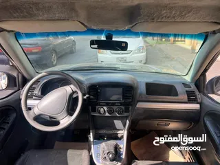  5 سازوكي فيتارا للبيع موديل  2005 لون شمباني