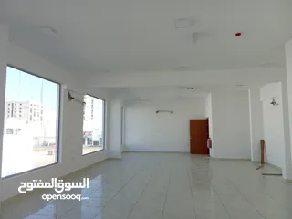  4 معارض للبيع في العامرات السادسة