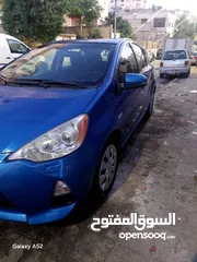  22 تويوتا بريوس c
