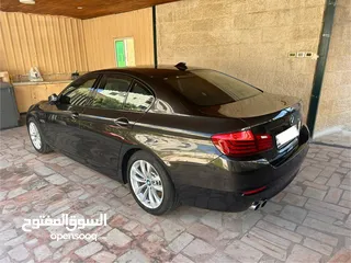  4 BMW 520i 2016 ماشية  67.000 كم Low Mileage Gold package مالك واحد، من و بحالة الوكالة