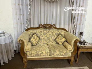  12 طقم كنب ضيافة تفصيل خشب ممتاز – بحالة ممتازة