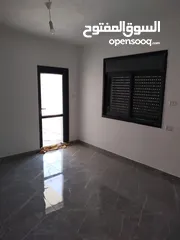  5 شقه سكنية للبيع