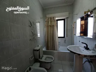  7 شقة غير مفروشة للإيجار 835م2 ( Property 17112 ) سنوي فقط