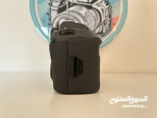  4 كاميرا Canon 5d iv مستعمله بحال الوكاله تماما للبيع