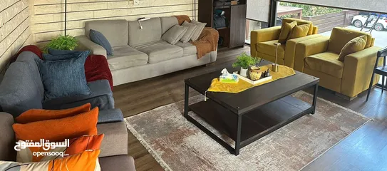  1 طقم كنب بحاله ممتازه 7 مقاعد