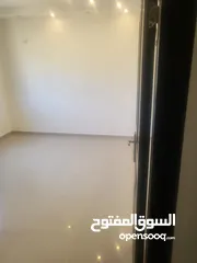  8 شقه طابق أول غير مفروشة للايجار 2000 شيقل في المصيون