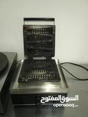  2 ماكينات وافل وكريب شغالات ميه ميه بحال الوكاله