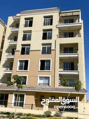  5 شقه بمقدم 300,000 في كبموند sarai