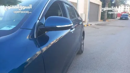  19 كيا نيرو لون كحلي فحص 2 جيد بسعر مغري قابل للبدل