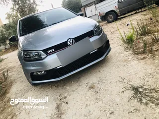  1 فولكسفاغن-بولو 2010- رمادي- جوا اسود- ماتور 1004، سيارة شخصية ، 5 كراسي