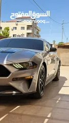  2 Ford mustang