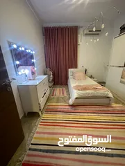  1 شقة ارضية للبيع ماشاء الله حجم كبيرة في مدينة طرابلس منطقة السراج شارع متفرع من شارع البغدادي