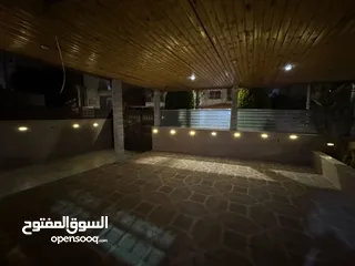  26 شقة أرضية سوبر ديلوكس مع ترس وكراج خاص منطقة جميله وقريبة من الأسواق والخدمات 3 مداخل