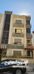  22 173م في ضاحية رشيد قريب الكلية من المالك  مع مطبخ حديث