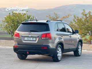  6 كيا سورينتو 2012