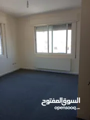  5 شقه طابقية للاجار