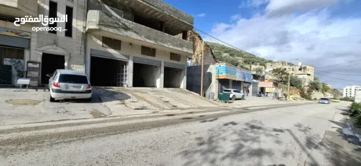  3 محلات للايجار في برقين شارع رئيسي