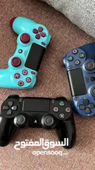  2 مستعمل PS4 مع 3 ايدي