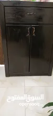  1 خزانه احذيه او ملحق غرفة نوم بحاله ممتازه