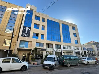  3 طابق تجاري للايجار في ضاحيه الامير راشد قرب نادي السيارات الملكي