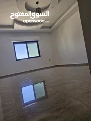  9 شقه طابقيه للإيجار السنوي