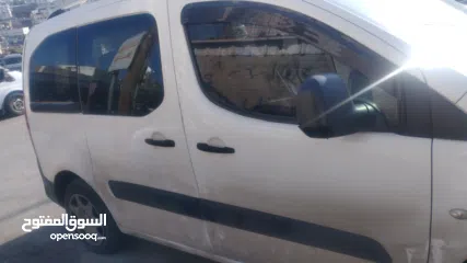  7 بيجو بارتنر للبيع