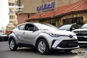  2 لون سلفر Toyota CHR موديل 2023 عداد زيرو للبيع